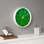 Art Deco Crown Design Green Uhr<br><div class="desc">Wall Uhr Art Deko Design, dass Sie mit jedem beliebigen Text Ihrer Wahl anpassen können. Wenn Sie Hilfe bei der Anpassung benötigen, kontaktieren Sie uns über den Link auf dieser Seite. Art Deko Uhr</div>
