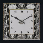 Art Deco Lüftermuster - Grau und Schwarz Quadratische Wanduhr<br><div class="desc">Das Muster,  das ich wieder benutze,  um eine Wanduhr zu machen. Es ist auch das Muster auf einem Polster in meinem Laden. Dies ist ein typisches Deko-Fandesign und macht eine schöne Uhr für Ihre Zuhause. Die Einrichtung wirkt einladend oder an einer schlichten Wand.</div>