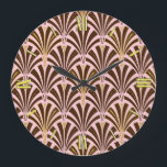 Art-Deco-Lüftermuster - Schokolade auf rosa Große Wanduhr<br><div class="desc">Digitale Reproduktion eines klassischen Art-Deco-Tapete-Fanmusters - tief,  schokoladenbraun auf hellrosa Muschel,  vergoldet</div>