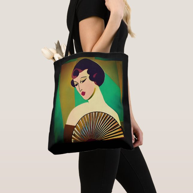 Art Deco Moderne Dame mit Fan (Von Nahem)