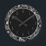Art Deco Schwarz und Weiß Floral Paisley Muster Runde Wanduhr<br><div class="desc">Art Deco Schwarz und Weiß Floral Paisley Muster Runduhr</div>