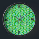 Art Deco Tapete Muster, Jade Green Wanduhr<br><div class="desc">geometrisch gestaltete Tapeten im Art Déco-Stil in türkisfarbenen,  blauen und blassgrünen Tönen auf tiefem,  hellgrünen Hintergrund</div>