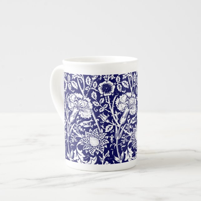 Art Nouveau Carnation Damask, Navy und White Prozellantasse (Vorderseite Links)