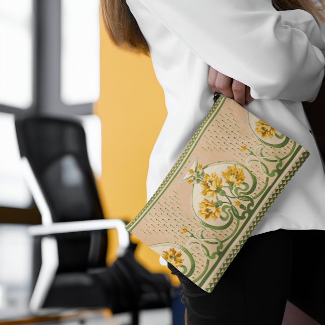Art Nouveau Yellow Bouquets Medallion Hochzeit Zubehörtasche (Art Nouveau Yellow Bouquets Medallion Wedding Accessory Pouch In The Office)
