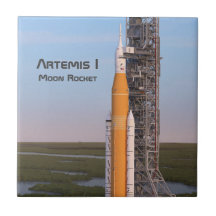Artemis One Moon Rocket auf Pad
