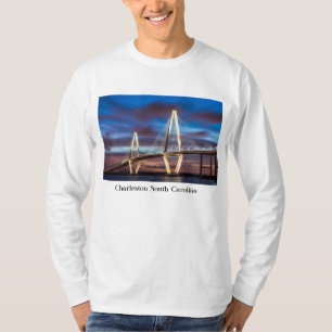 Arthur Ravenel Bridge bei Nacht T-Shirt