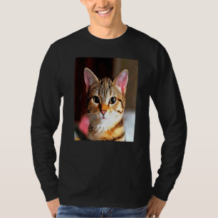 Artistic Baby Faced Yellow Mit Augen Brown Tabby C T-Shirt