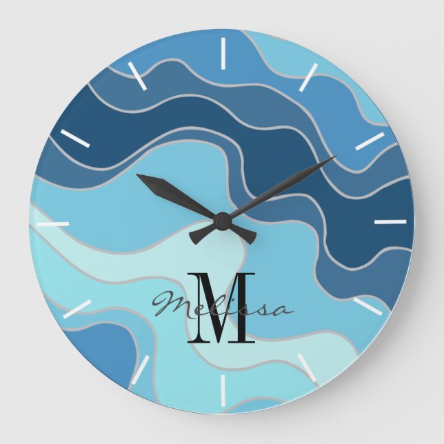 Artistic Blue Ocean Waves Beach Monogram Große Wanduhr (Vorderseite)