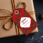 Artistic Merry Christmas Tartan Burgundy Geschenkanhänger<br><div class="desc">Digitale Kunst von Liliumdes. Personalisieren Sie es,  indem Sie Ihren eigenen Text und Familiennamen hinzufügen.</div>