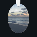 Aruba-Perfektion Ornament<br><div class="desc">Dämmerung auf dem Strand in Aruba mit Wolken im Himmel auf dem Horizont.</div>