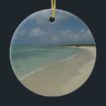 Aruban Beach II Schöne Landschaft Keramikornament<br><div class="desc">Manchmal will man einfach, an einen warmen und tropischen Ort zu gelangen, und dieses Bild fasst das Erlebnis zusammen. Diese tropische Szene zeigt den weißen Sandstrand von Aruba. Karo in unserem Shop für schönere Fotos von karibischen Stränden. Dieses Bild ist auch als Widescreen-Tapete "Aruban Beach II" von MLeWallpapers.com zu sehen....</div>