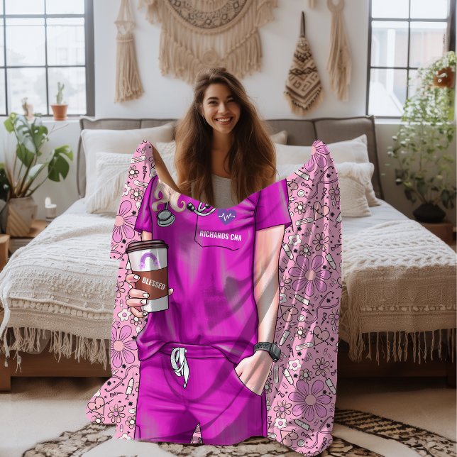 Ärztin für Weiße Krankenschwester in rosa Scheiben Sherpadecke (Image has been enhanced for details )