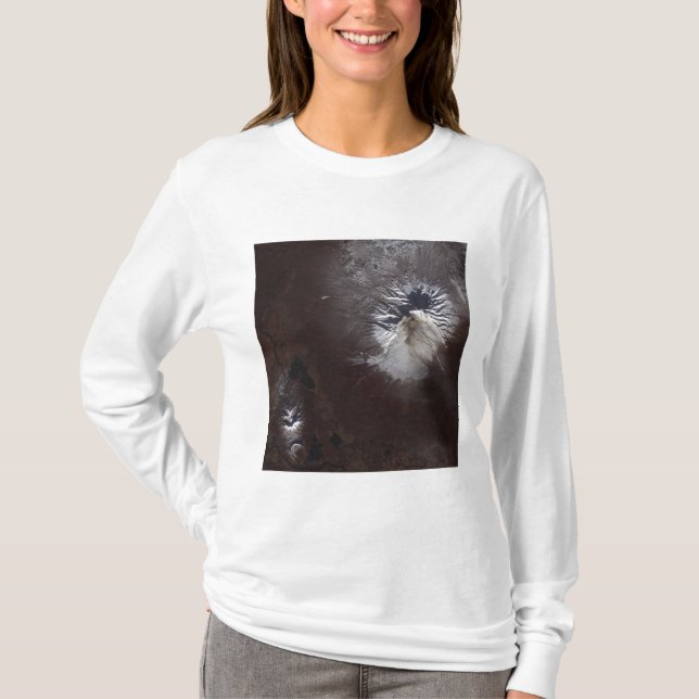 Asche färbt sich auf Russlands Shiveluch-VulkanÃ Â T-Shirt (Vorderseite)
