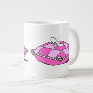 Aschenschuhs Pantoffel auf rosa Kissen Jumbo-Tasse