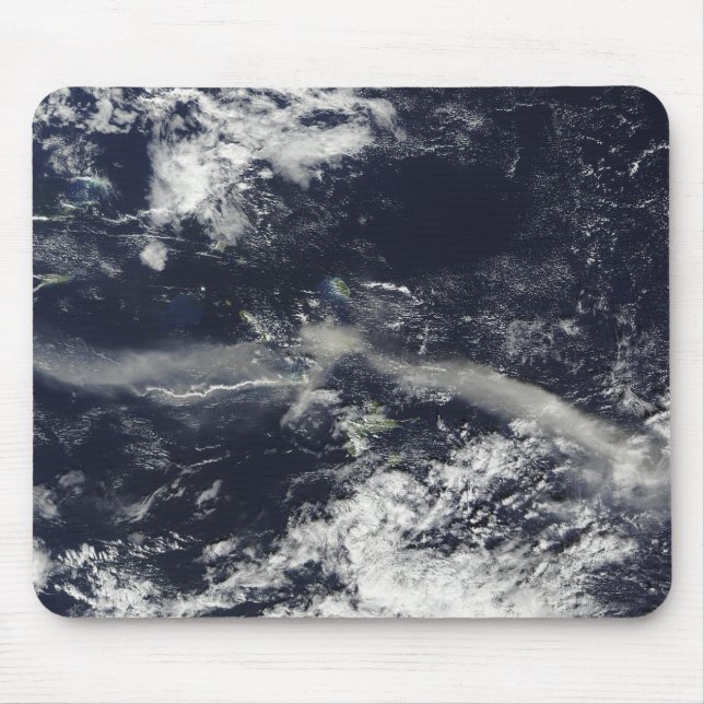 Ash Plume aus Soufriere Hills, Montserrat Mousepad (Vorne)