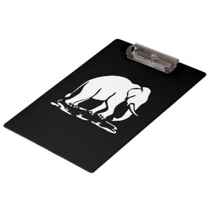 Asiatische Elefanten stehen vor thailändischem Ele Klemmbrett