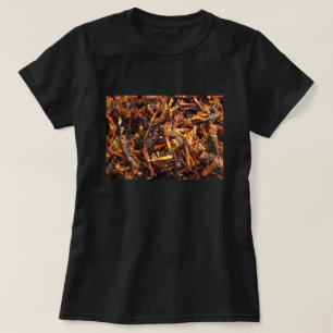 Asiatische Küche mit frittiertem Grasshopper (Takk T-Shirt