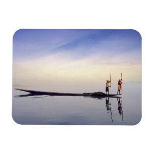 Asien, Burma, (Myanmar) Fischerboot spiegelt sich  Magnet