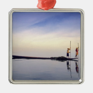 Asien, Burma, (Myanmar) Fischerboot spiegelt sich  Silbernes Ornament