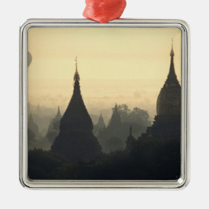 Asien, Burma, (Myanmar), Pagan (Bagan) Heißluft Silbernes Ornament