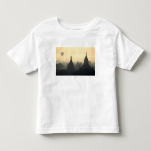 Asien, Burma, (Myanmar), Pagan (Bagan) Heißluftbal Kleinkind T-shirt