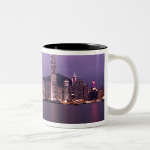 Asien, China, Hongkong, Stadt-Skyline und Zweifarbige Tasse