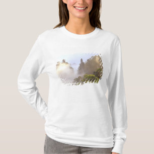 Asien, China, Huanshan. Der Gelbe Berg in T-Shirt