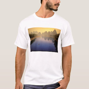 Asien, China, Provinz Guangxi, Yangshuo. Allein T-Shirt