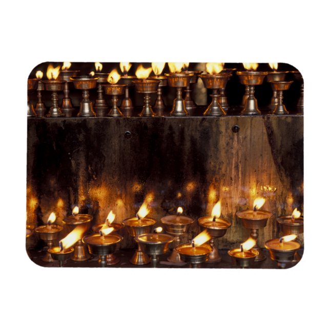 Asien, China, Tibet, Lhasa. Flammen des Gebets, Magnet (Horizontal)