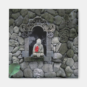 Asien, Indonesien, Bali. Ein Buddha-Schrein Magnet