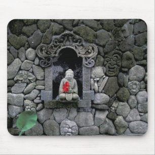 Asien, Indonesien, Bali. Ein Buddha-Schrein Mousepad