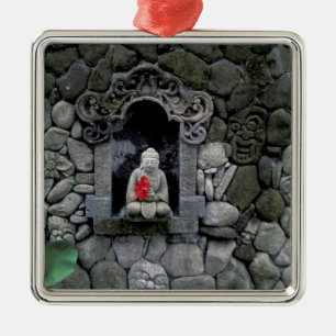 Asien, Indonesien, Bali. Ein Buddha-Schrein Silbernes Ornament