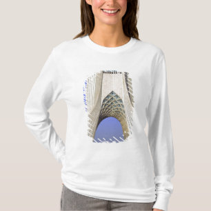 Asien, Iran, Teheran. Freiheitsdenkmal in Azadi T-Shirt