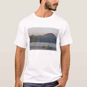 Asien, Japan, Hakone. Früh morgens Aussicht auf de T-Shirt