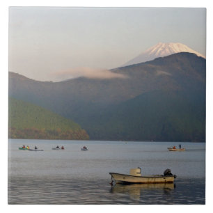 Asien, Japan, Hakone. Frühmorgensansichten des Mt. Fliese