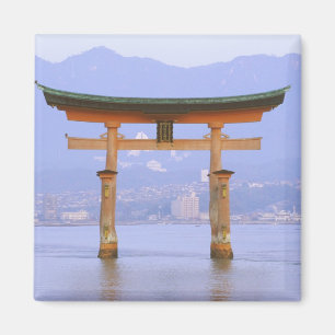 Asien, Japan, Hiroshima. Mivaiima. Torii Magnet