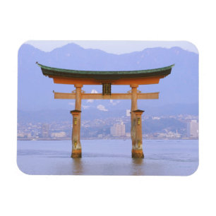 Asien, Japan, Hiroshima. Mivaiima. Torii Magnet