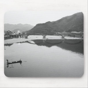 Asien, Japan, Iwakuni. Fischerei und historische Mousepad