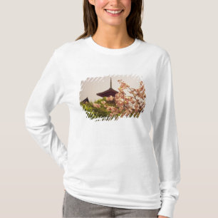 Asien, Japan, Kyoto, Kiyomizu-Tempel im Frühling T-Shirt