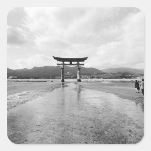 Asien, Japan, Myajima. Das Torri-Tor Quadratischer Aufkleber