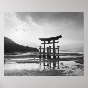 Asien, Japan, Myajima. Torri-Tor Poster