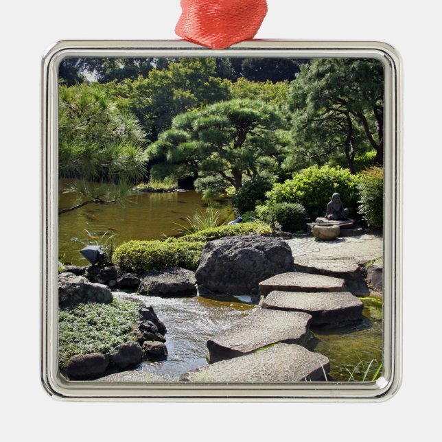 Asien, Japan, Tokio. Der Japanische Garten Ornament Aus Metall (Vorne)