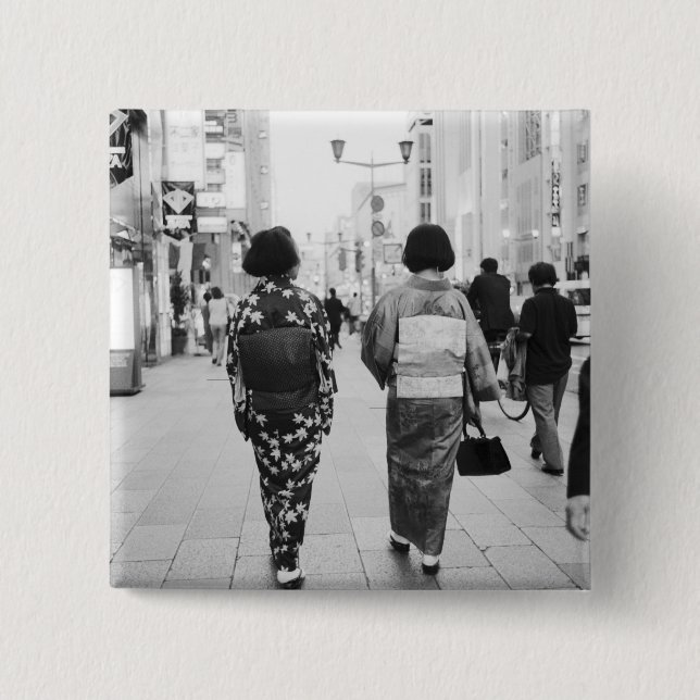 Asien, Japan, Tokio. Geishas auf der Ginza. Button (Vorderseite)