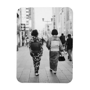 Asien, Japan, Tokio. Geishas auf der Ginza. Magnet