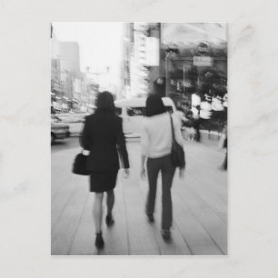 Asien, Japan, Tokio. Junge Frauen auf dem Ginza. Postkarte