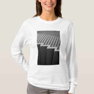 Asien, Japan, Tokio. Treppe im Tokyo 2 T-Shirt