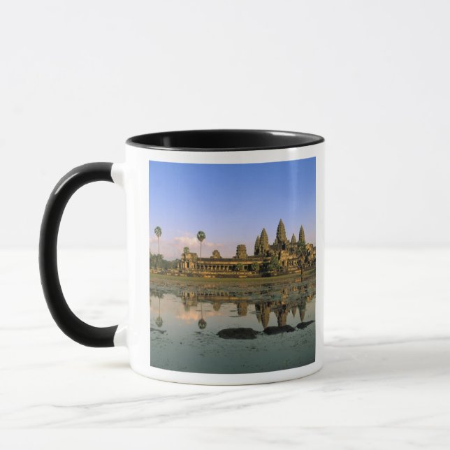 Asien, Kambodscha, Siem Reap. Angkor Wat. 2 Tasse (Links)