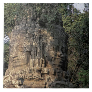 Asien, Kambodscha, Siem Reap. Riesige Steinskulptu Fliese