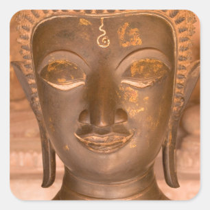 Asien, Laos, Vientiane, Bronzeskulptur im Wat Quadratischer Aufkleber