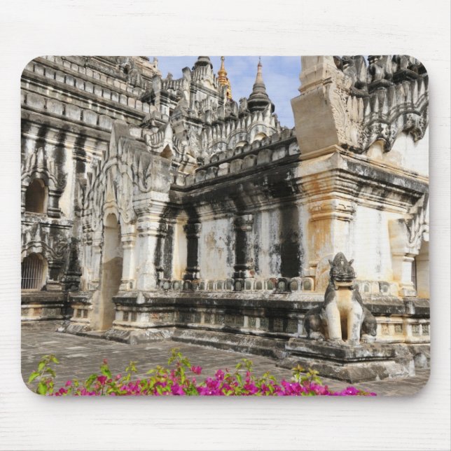 Asien, Myanmar (Birma), Bagan (Heide). Die Ananda Mousepad (Vorne)
